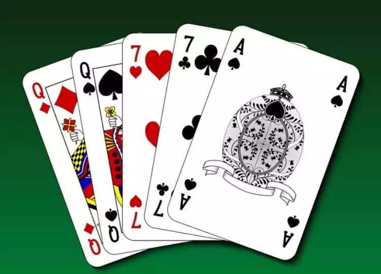 hai đôi poker